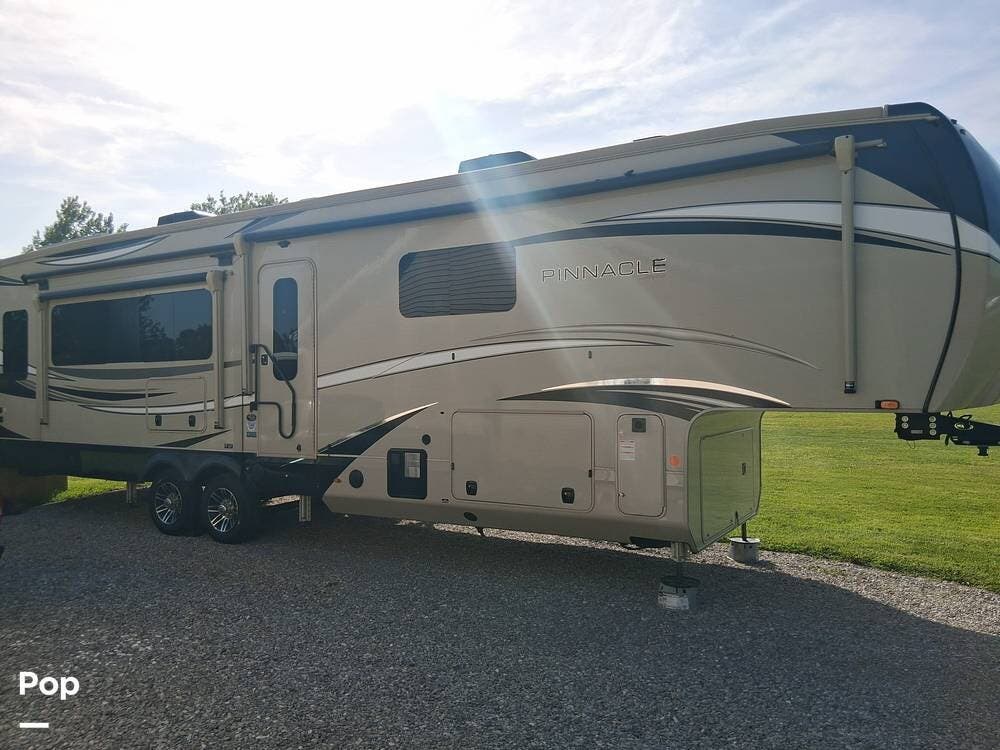 Used 2023 Jayco Pinnacle 36FBTS available in Beaver Dam, Kentucky