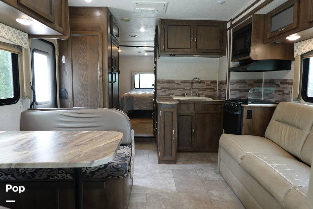 2020 Coachmen Freelander 31BH - Used Class C For Sale by Pop RVs in Spicewood, Texas features Awning, Generator, Slideout, Air Conditioning