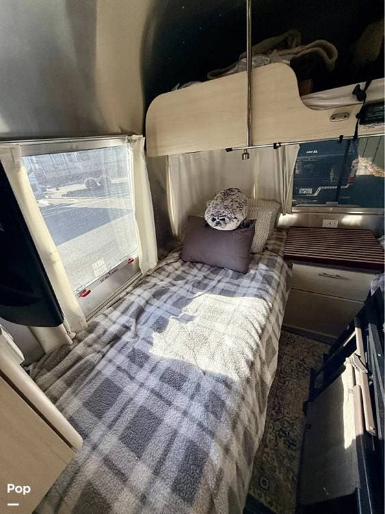 Used 2021 Airstream Flying Cloud 27FB Twin available in Haymarket, Virginia