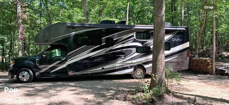 2022 Thor Motor Coach Omni RB34 - Used Super C For Sale by Pop RVs in Denton, North Carolina features Leveling Jacks, Air Conditioning, Slideout, Generator, Awning