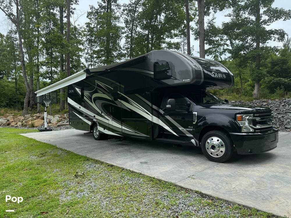 2022 Thor Motor Coach Omni RB34 - Used Super C For Sale by Pop RVs in Denton, North Carolina features Awning, Leveling Jacks, Air Conditioning, Generator, Slideout