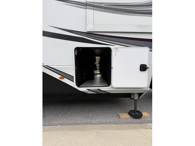 2021 Solitude 346FLS by Grand Design from Pop RVs in Mechanicsburg, Pennsylvania