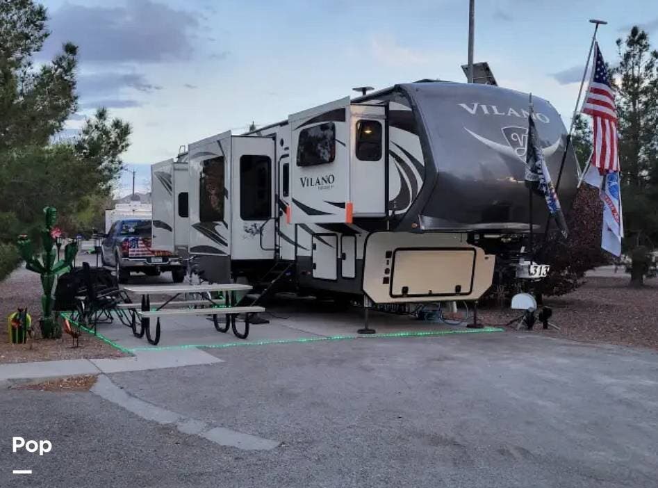 Used 2019 Vanleigh Vilano 375FL available in Saint Louis Park, Minnesota