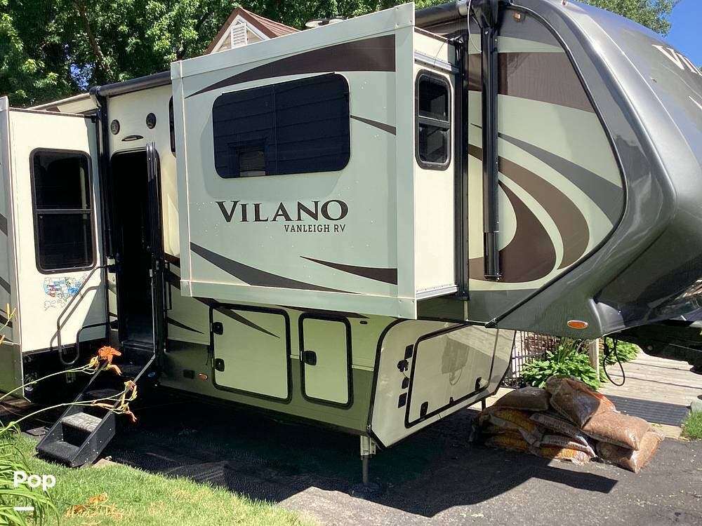 Used 2019 Vanleigh Vilano 375FL available in Saint Louis Park, Minnesota
