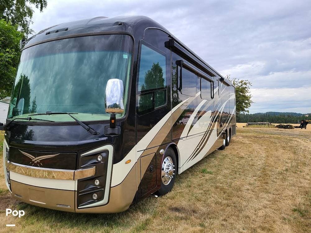 2016 Entegra Coach Aspire 44b - Used Diesel Pusher For Sale by Pop RVs in Desmet, Idaho features Generator, Slideout, Air Conditioning
