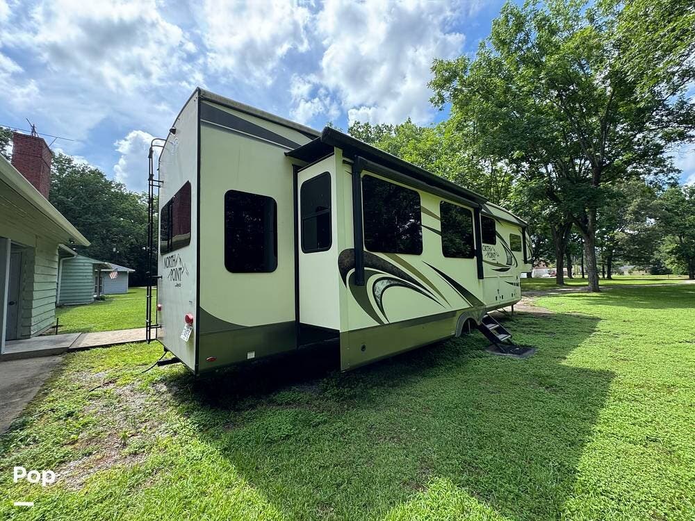 2019 Jayco North Point 377RLBH - Used Fifth Wheel For Sale by Pop RVs in Selma, Alabama features Slideout
