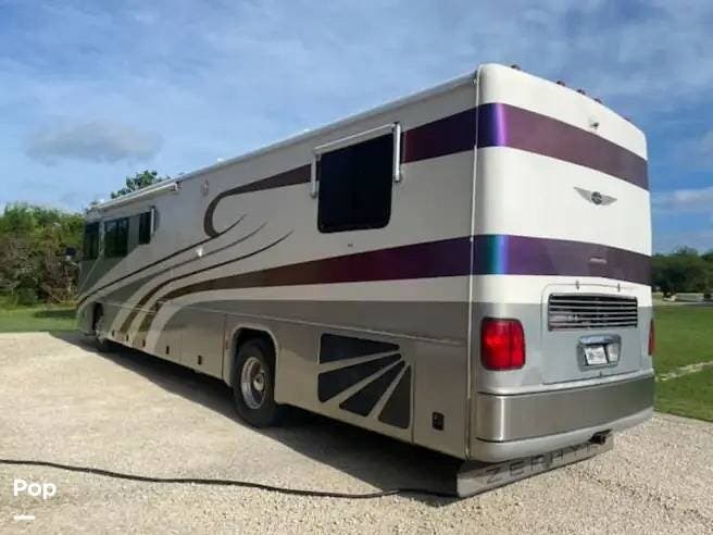2000 Zephyr 42 by Tiffin from Pop RVs in Whitney, Texas