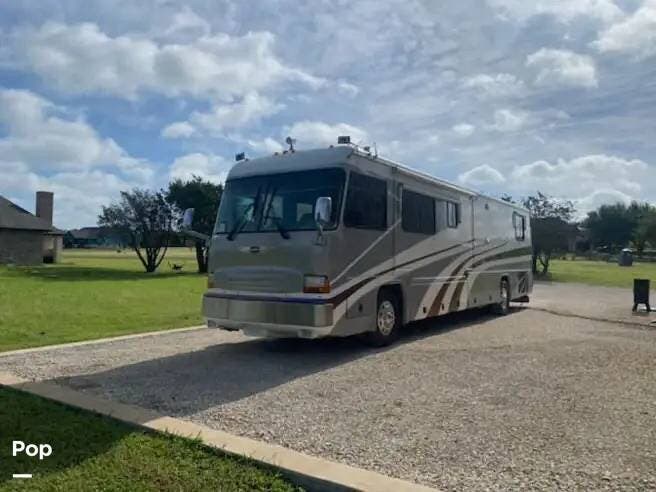 2000 Tiffin Zephyr 42 - Used Diesel Pusher For Sale by Pop RVs in Whitney, Texas features Slideout, Air Conditioning, Awning, Generator, Leveling Jacks
