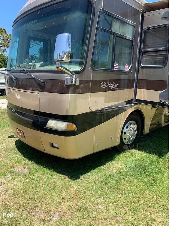 2003 Monaco RV Windsor 40PBD - Used Diesel Pusher For Sale by Pop RVs in Melbourne, Florida features Slideout