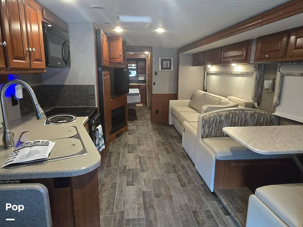 2019 Vista LX 35F by Winnebago from Pop RVs in Crawfordville, Florida