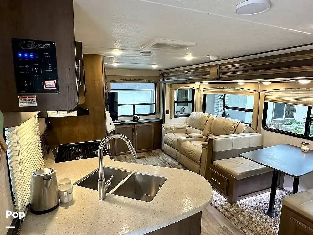 2018 Keystone Cougar 27RESWE - Used Travel Trailer For Sale by Pop RVs in Centralia, Washington features Slideout
