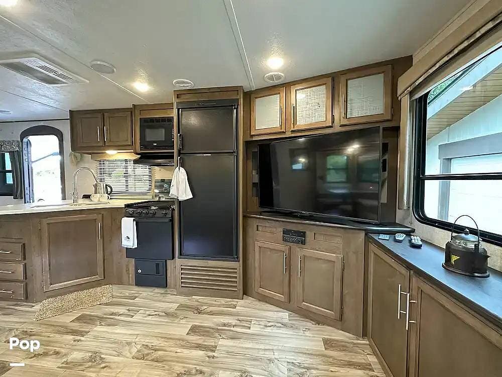 Used 2018 Keystone Cougar 27RESWE available in Centralia, Washington