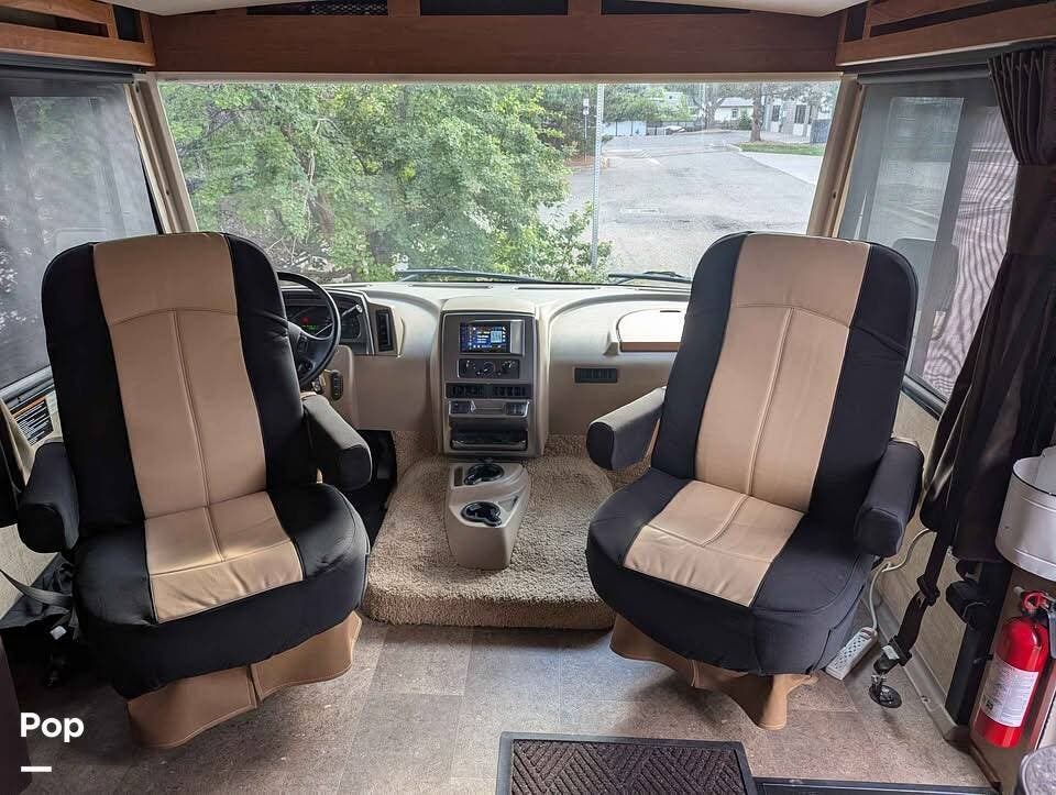 2017 Winnebago Sunstar 31be - Used Class C For Sale by Pop RVs in Loveland, Colorado features Slideout