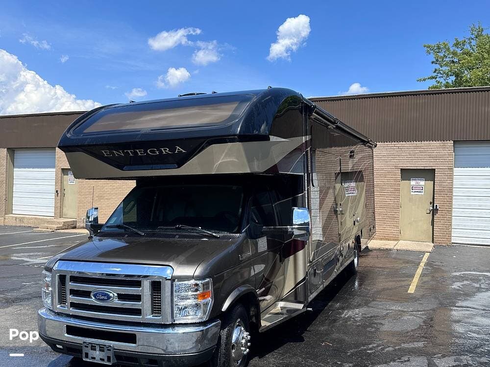 2018 Esteem 30X by Entegra Coach from Pop RVs in Little Rock, Arkansas