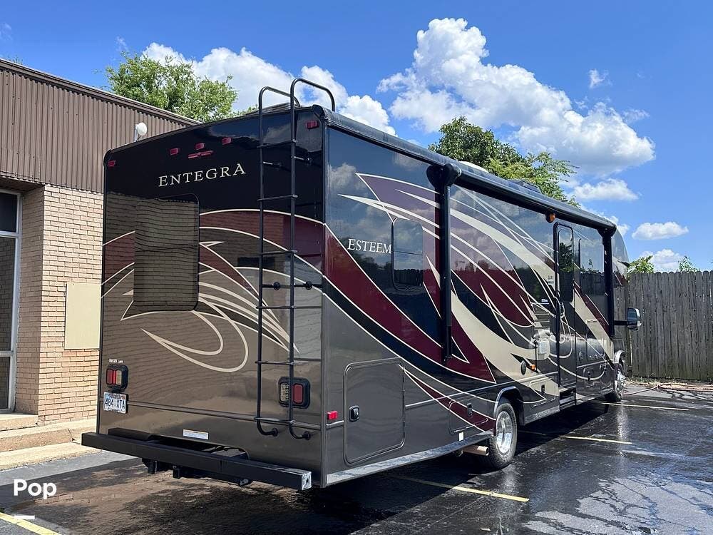 2018 Entegra Coach Esteem 30X - Used Class C For Sale by Pop RVs in Little Rock, Arkansas features Slideout