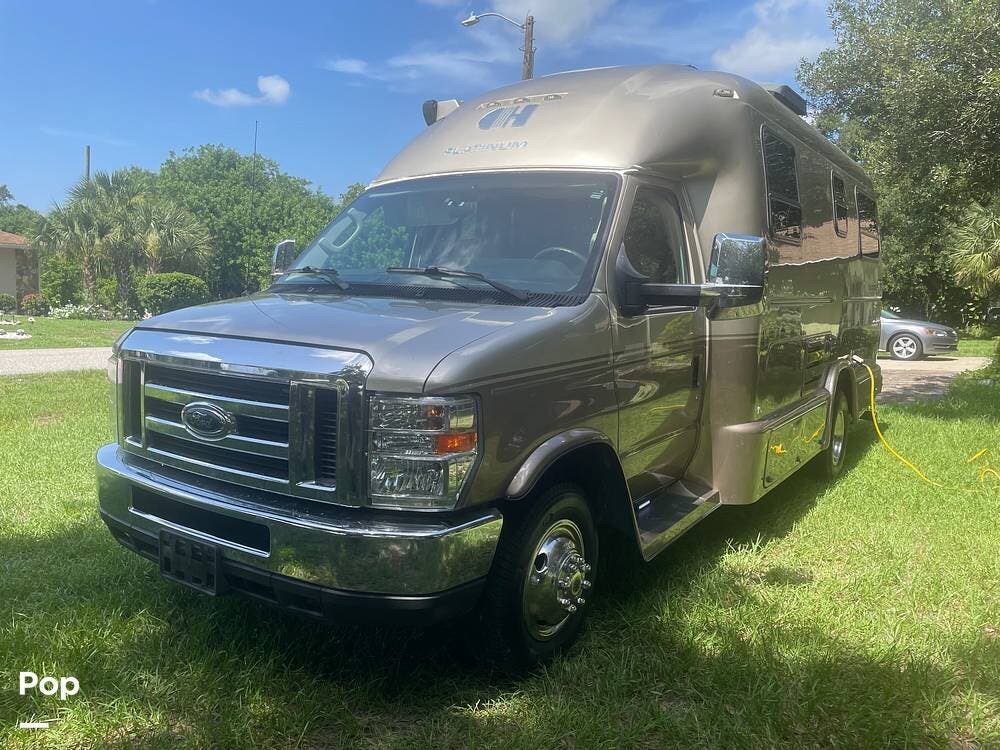 2017 Coach House Platinum 220TB - Used Class C For Sale by Pop RVs in Port Charlotte, Florida features Air Conditioning, Generator, Awning