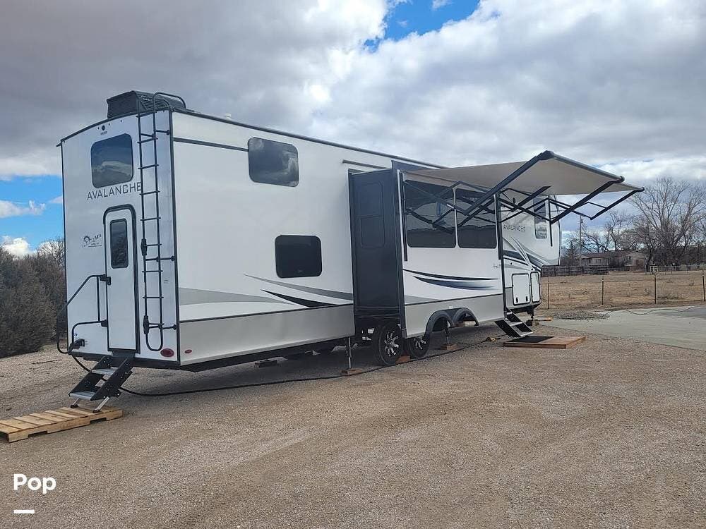 2022 Avalanche 390DS by Keystone from Pop RVs in Douglas, Wyoming