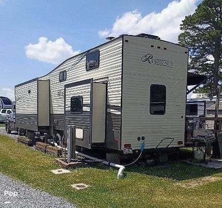 2019 Residence Destination 40 Loft by Keystone from Pop RVs in Biglerville, Pennsylvania