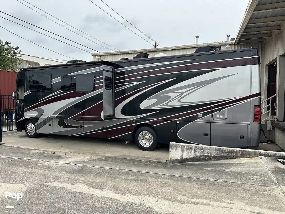 2022 Thor Motor Coach Miramar 35.2 - Used Class A For Sale by Pop RVs in Spring, Texas features Air Conditioning, Slideout, Generator, Leveling Jacks, Awning