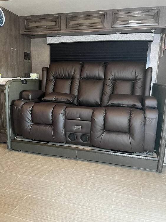 2023 Entegra Coach Odyssey 24B - Used Class C For Sale by Pop RVs in Maricopa, Arizona features Slideout