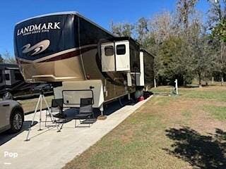 2021 Heartland Landmark 365 Newport - Used Fifth Wheel For Sale by Pop RVs in Brooksville, Florida features Slideout