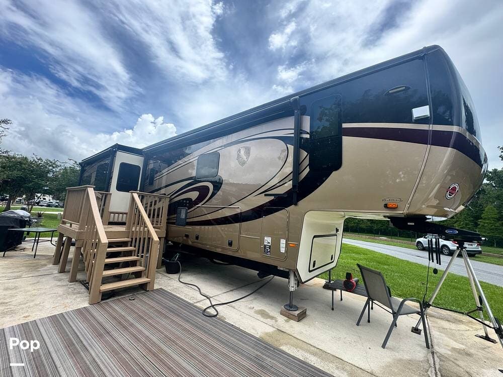 2021 Heartland Landmark 365 Newport - Used Fifth Wheel For Sale by Pop RVs in Brooksville, Florida features Slideout, Awning, Air Conditioning, Leveling Jacks