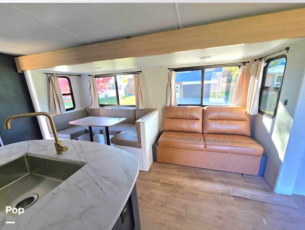 2024 Heartland Mallard M33 - Used Travel Trailer For Sale by Pop RVs in Mount Pleasant, Wisconsin features Slideout
