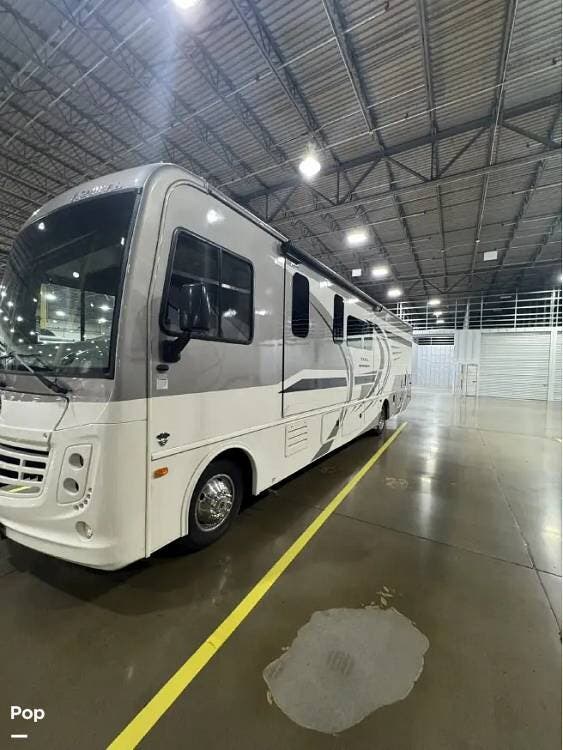 2021 Holiday Rambler Admiral 35R - Used Class A For Sale by Pop RVs in Morgantown, West Virginia features Slideout