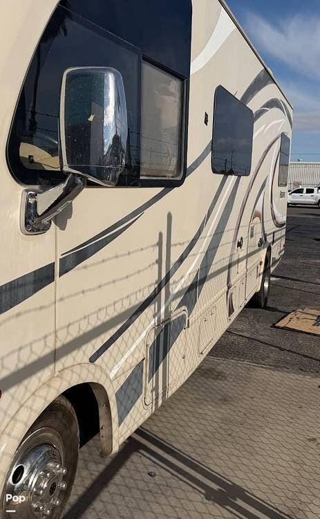 2016 Vegas 25.2 by Thor Motor Coach from Pop RVs in Yuma, Arizona