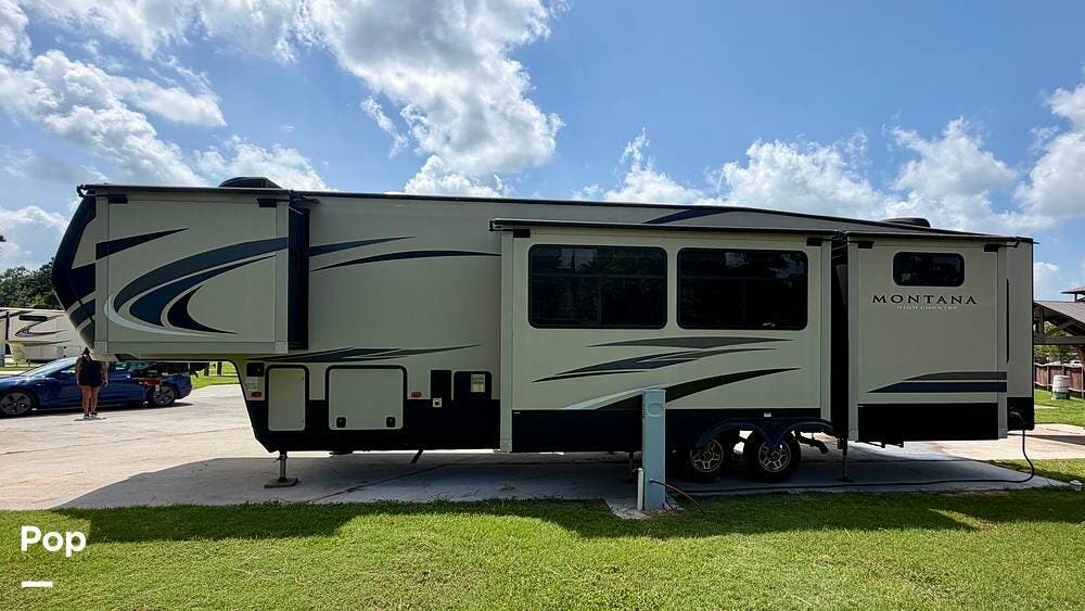 2019 Montana High Country 362RD by Keystone from Pop RVs in Magnolia, Texas