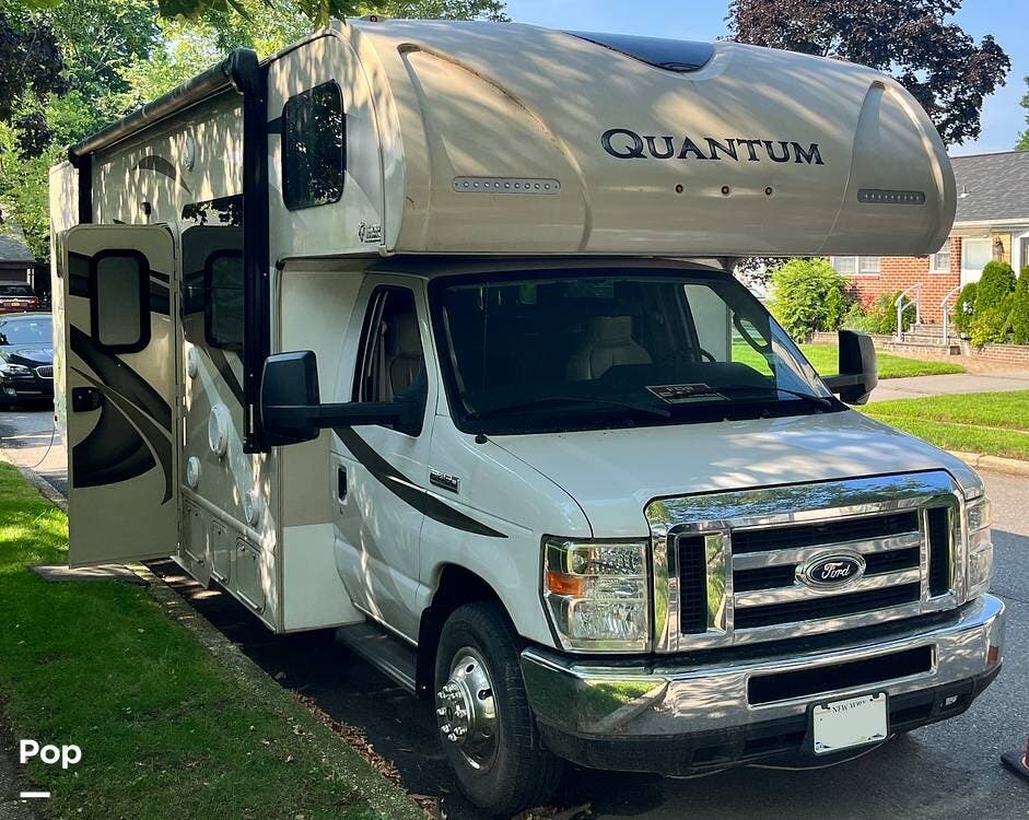 Used 2016 Thor Motor Coach Quantum LF31 available in Syosset, New York
