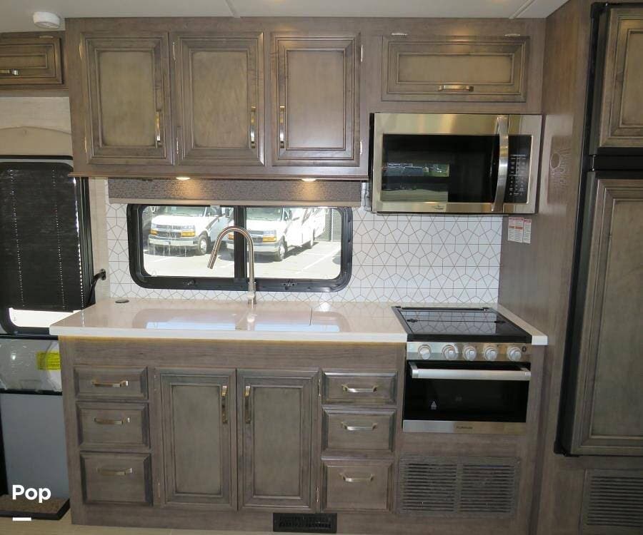 2023 Entegra Coach Esteem 29V - Used Class C For Sale by Pop RVs in Norwalk, California features Slideout