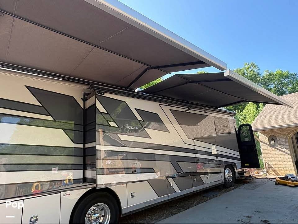 2023 American Coach American Tradition 37S - Used Diesel Pusher For Sale by Pop RVs in Le Sueur, Minnesota features Slideout