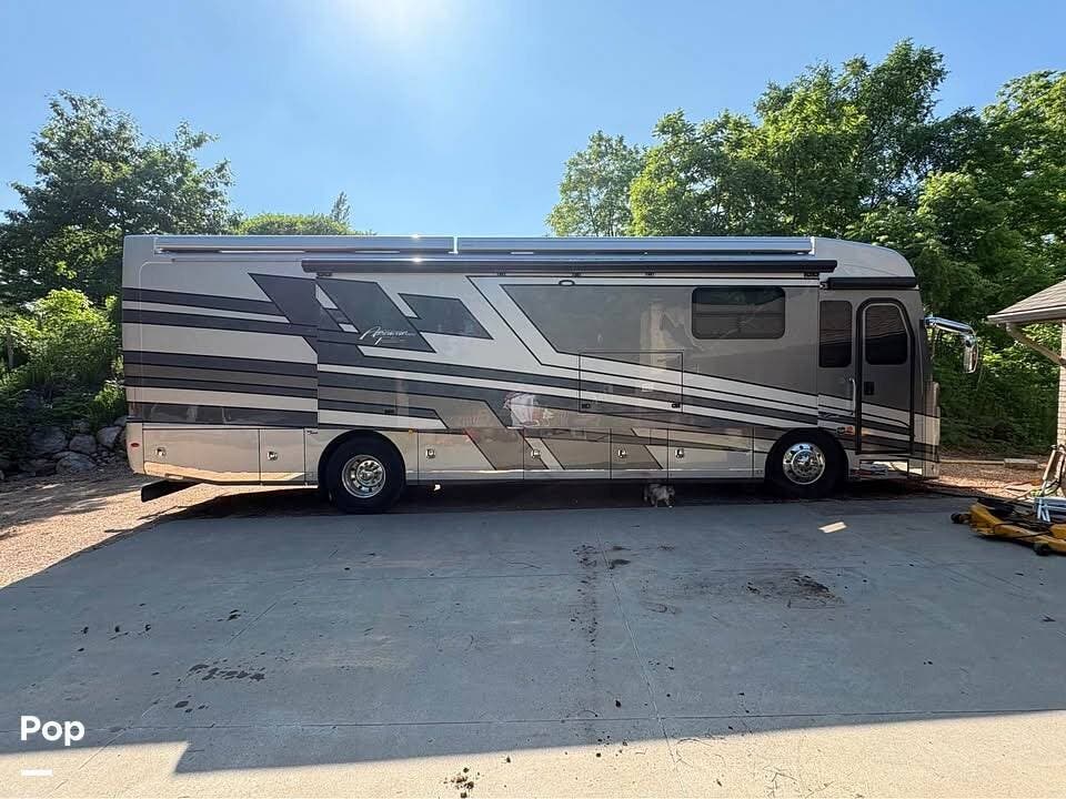 Used 2023 American Coach American Tradition 37S available in Le Sueur, Minnesota