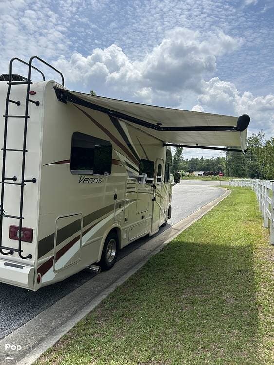 2020 Thor Motor Coach Vegas 24.1 - Used Class A For Sale by Pop RVs in Augusta, Georgia features Slideout