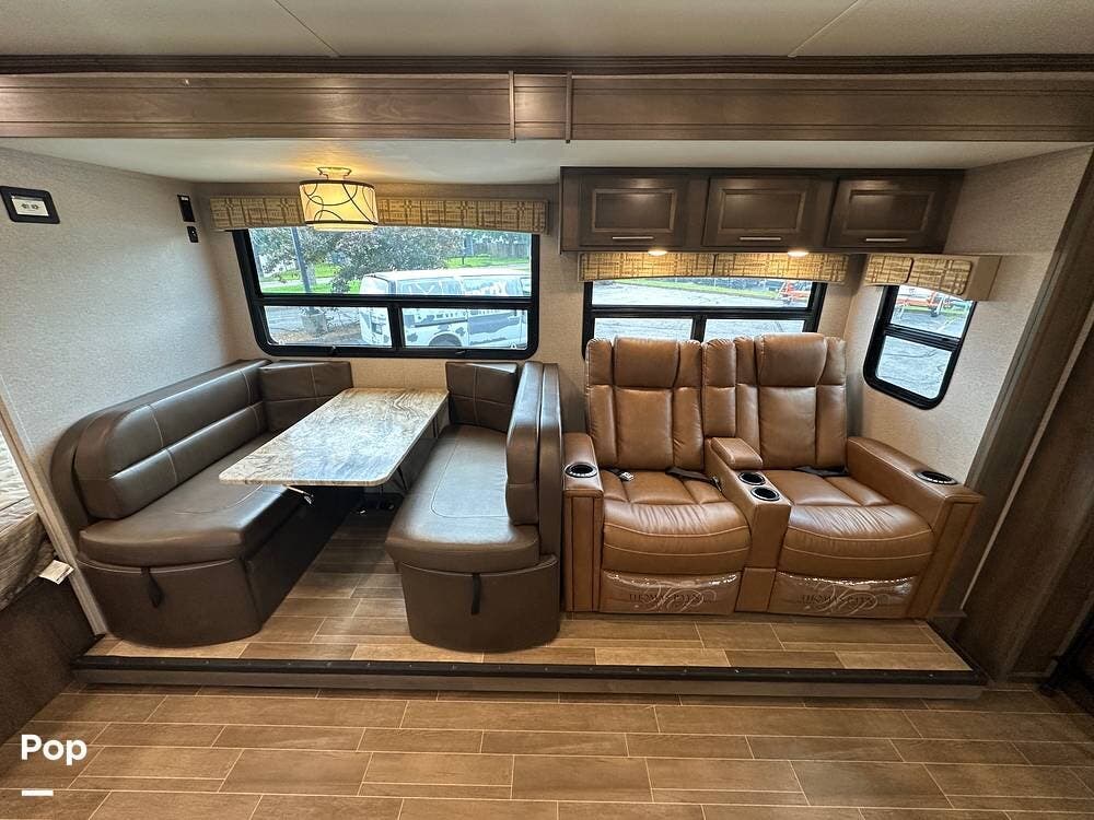 Used 2020 Dynamax Corp Isata 5 30FW available in Saint Louis, Missouri