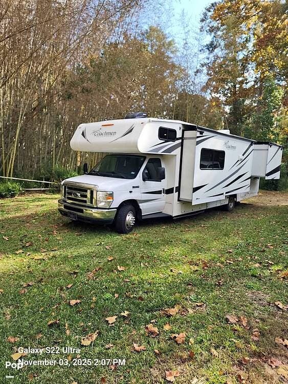 2020 Coachmen Freelander 31FS - Used Class C For Sale by Pop RVs in Southern Pines, North Carolina features Awning, Generator, Slideout, Air Conditioning