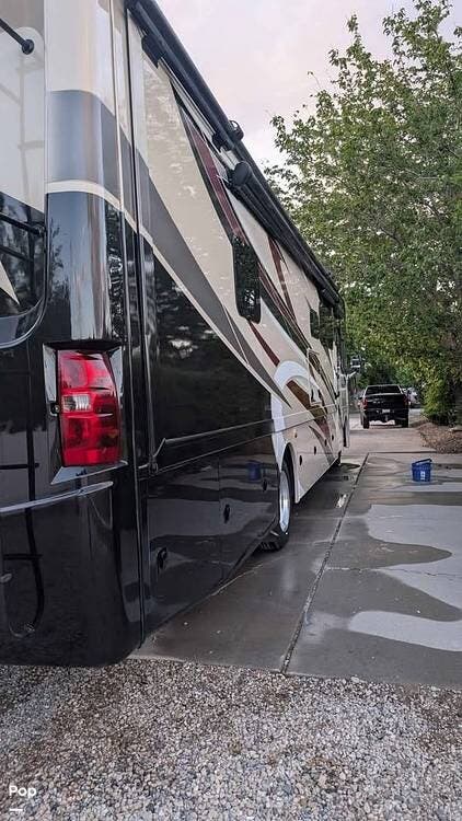 2021 Thor Motor Coach Miramar 35.2 - Used Class A For Sale by Pop RVs in Oakley, Utah features Slideout