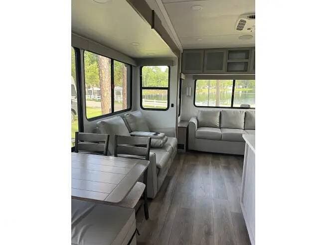 2025 Avenue 32RLS by Alliance RV from Pop RVs in Jacksonville, Florida