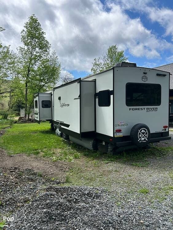 2025 Surveyor Grand Surveyor 305RLBS by Forest River from Pop RVs in Ambridge, Pennsylvania