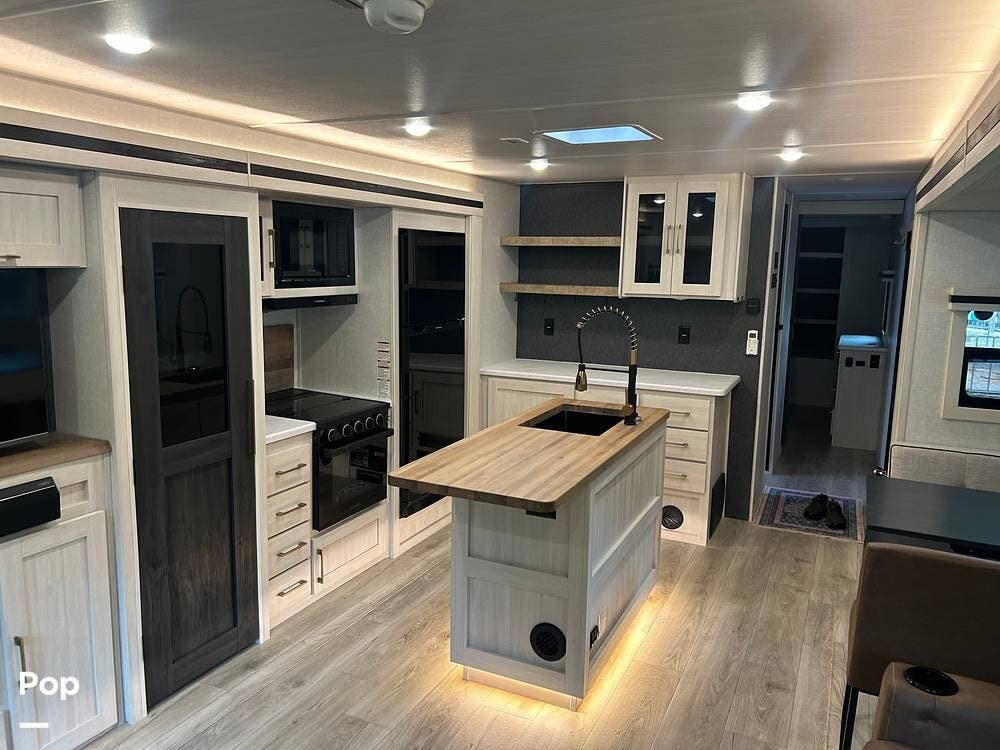 2025 Grand Surveyor 305RLBS by Forest River from Pop RVs in Ambridge, Pennsylvania