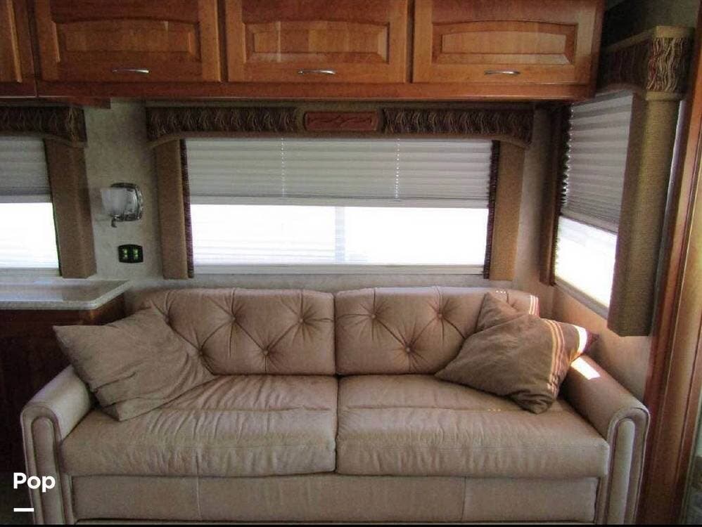 2009 Contessa Rome by Beaver from Pop RVs in Pottsboro, Texas