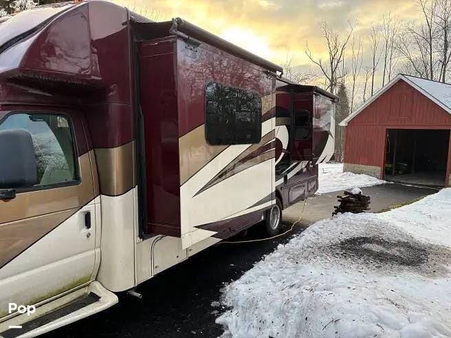 2022 Nexus Viper 27V - Used Class C For Sale by Pop RVs in West Falls, New York features Slideout