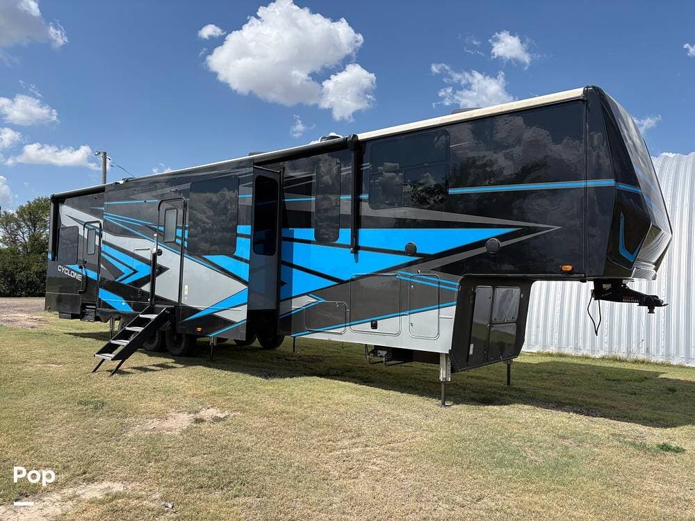 2025 Cyclone 4006 by Heartland from Pop RVs in Leoti, Kansas