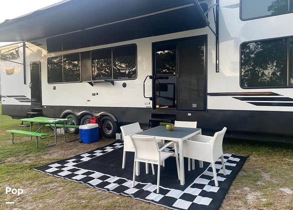 2024 Forest River Wildwood Grand Lodge 44VIEW - Used Travel Trailer For Sale by Pop RVs in Orlando, Florida features Slideout