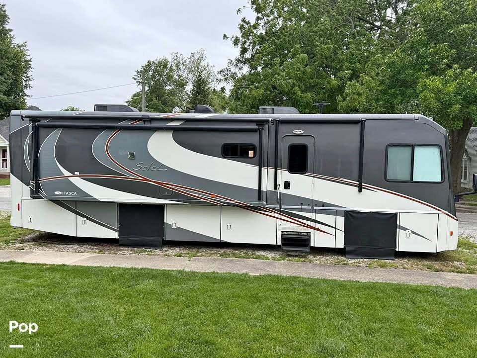 2014 Solei 34T by Itasca from Pop RVs in Blue Mound, Illinois