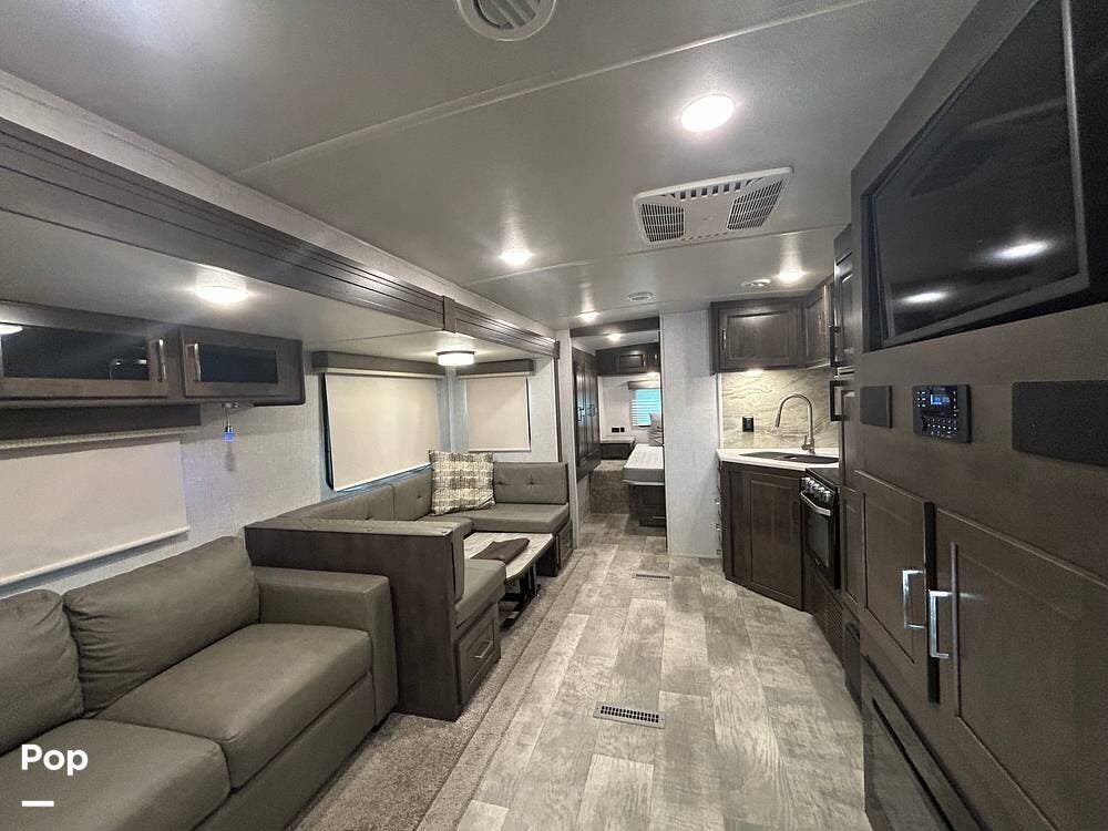 2021 Rockwood Ultra-Lite 2706WS - Used Travel Trailer For Sale by Pop RVs in Homosassa, Florida features Air Conditioning, Awning, Slideout