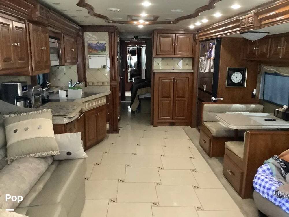 2013 Tiffin Allegro Bus 43QGP - Used Diesel Pusher For Sale by Pop RVs in Mcgregor, Minnesota features Generator, Awning, Slideout, Air Conditioning