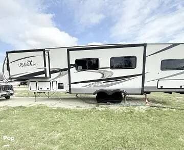 2022 Highland Ridge Open Range 395BHS - Used Fifth Wheel For Sale by Pop RVs in Lufkin, Texas features Slideout