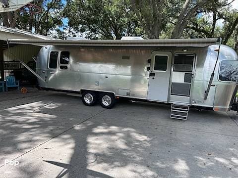 2017 Airstream International 30 Serenity - Used Travel Trailer For Sale by Pop RVs in Deland, Florida